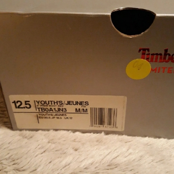 Red Timberlands - Picture 5 of 5